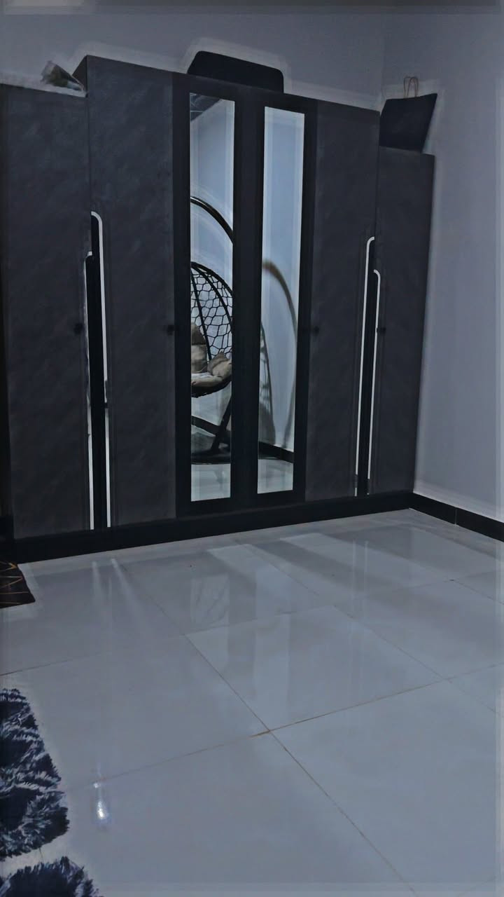 للبيع السعر ٥٠٠ قفل تواصل ***********

