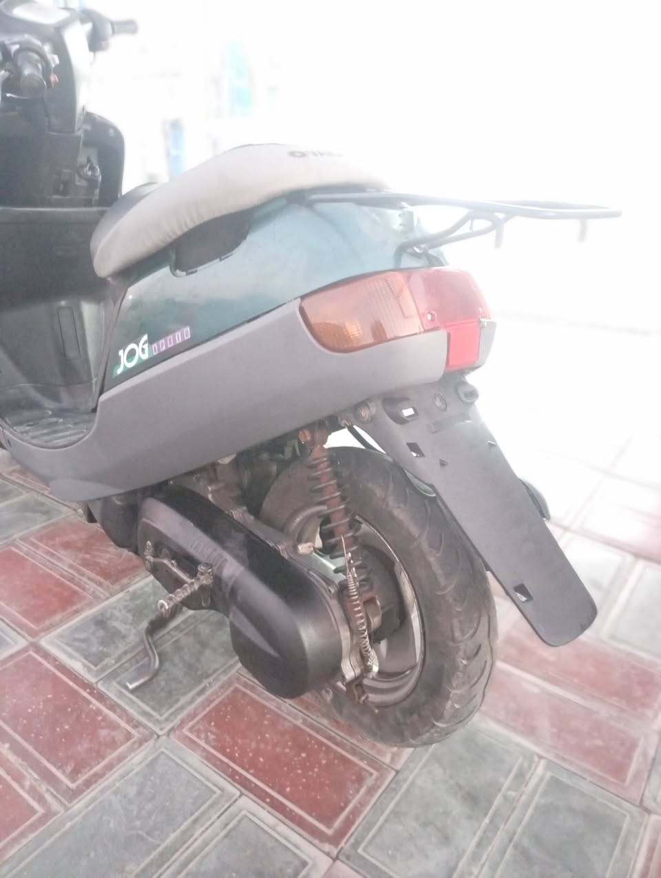 سلام عليكم دراجه لبيع سعر 275بيها مجال قليل  مكينه نضيفه نقص لايت بدلته جديد بس مايشتغل  وباتري فقط شاصي كفاله  شلعه ومعدل دهن درجه اولى اي استفسار خاص  مكاني طويريج ***********
