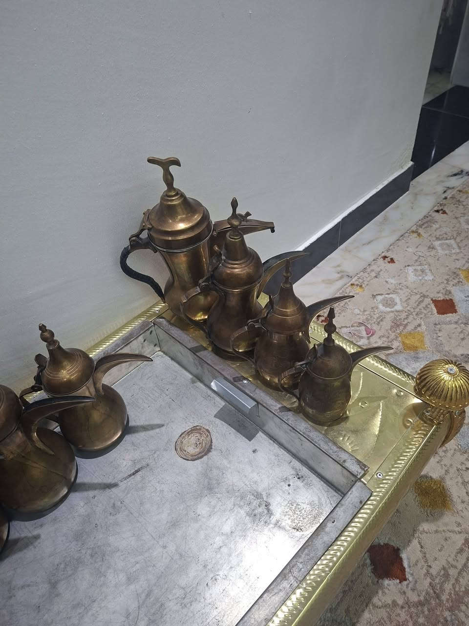 دلات سوريا قياس من 33 إلى 20 السعر 400الف عدد٨
هاونات 4 قياس 20 و18 و13و9 السعر 350الف واحد بغدادي ابو تراجي وزنه 8 ونص  
نواعم عدد31 قطعه كلهن ب300الف 
اتصال :*********** فقط اتصال
عنوان _ بغداد
