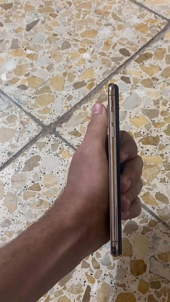 السلام عليكم
ايفون اكس إس ماكس ذاكرة 256 بطارية 100 جديدة اصلية نموذج M شرق اوسط دبل سيم كارت 

جهاز فقط بي كسور بالشاشه فوك صغار وما مأثرة ابد وعوزة بيت شريحة بس والكامرة الخلفية عوزها تنضيف بيها تراب باقي جهاز كلشي مابي شغال تصفح فول ما مبدل شي ابد 

سعرة 125 وبي مجال للشراي 

*********** واتساب 

مكاني البصرة الزبير وعندي توصيل
