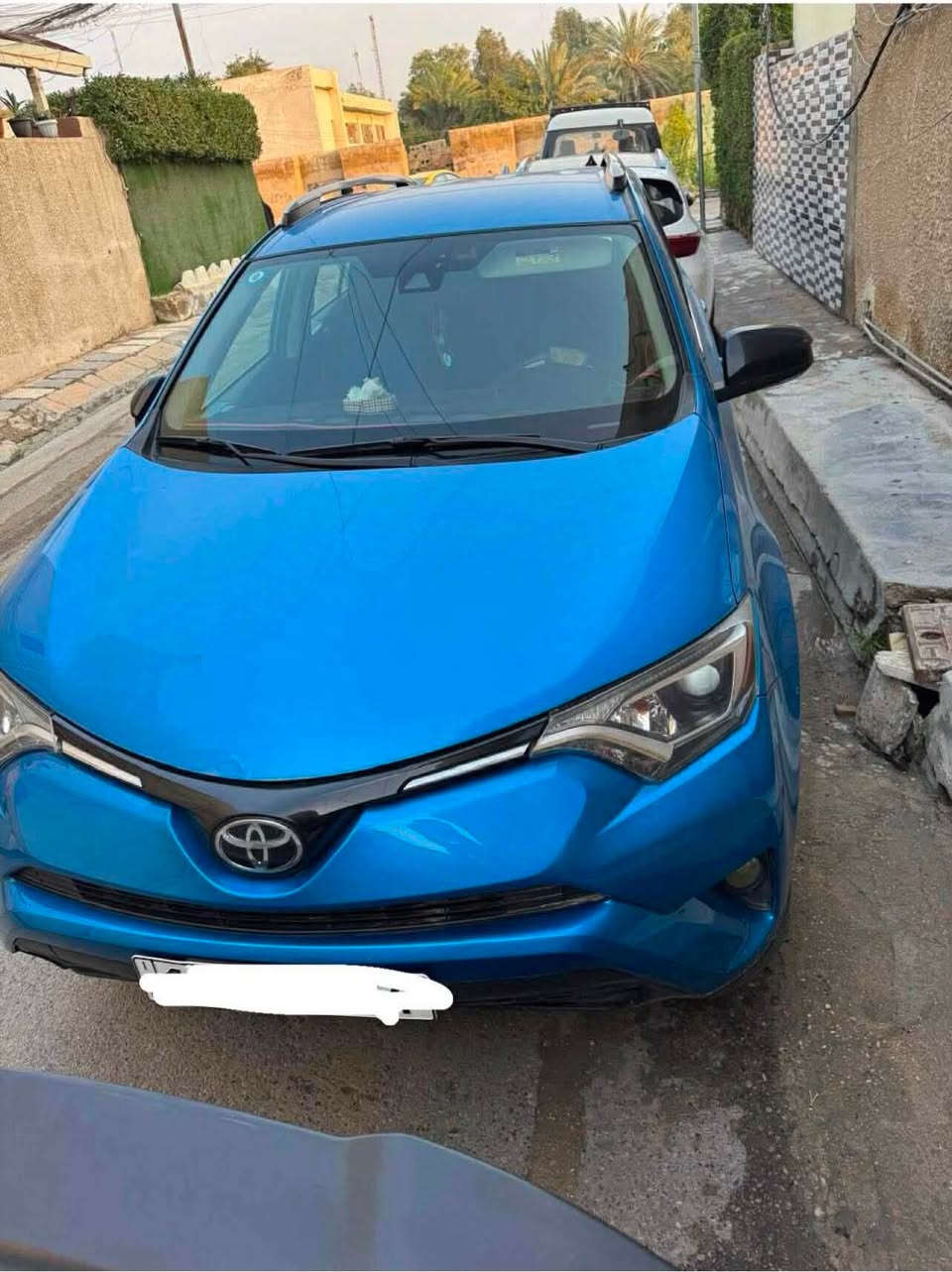 السلام عليكم 
راف فور 2018 وارد كندي 
رقم بغداد حادث يم قبغ البانزين ايرباك البرده بس 
ماشيه 57 على ايد وحده من الاستيراد لهذا يومك السيارة نضيفه ومتحتاج اي شي 
اريد مراوس براف فور هايبرد موديل احدث 
او بيع ***********
