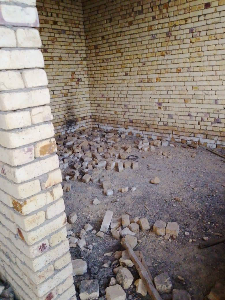 بيت بمجمع الرحمن _ حي الزهور مساحته 200 متر للبيع  صار ع رجال ١٥٦ لان منتسب دافع منه ٥ اقصاداتعندي الطابو مالته يريد يبيع تطليعه
بيت بمجمع الرحمن _ حي الزهور مساحته 200 متر للبيع  صار ع رجال ١٥٦ لان منتسب دافع منه ٥ اقصاداتعندي الطابو مالته يريد يبيع تطليعه
