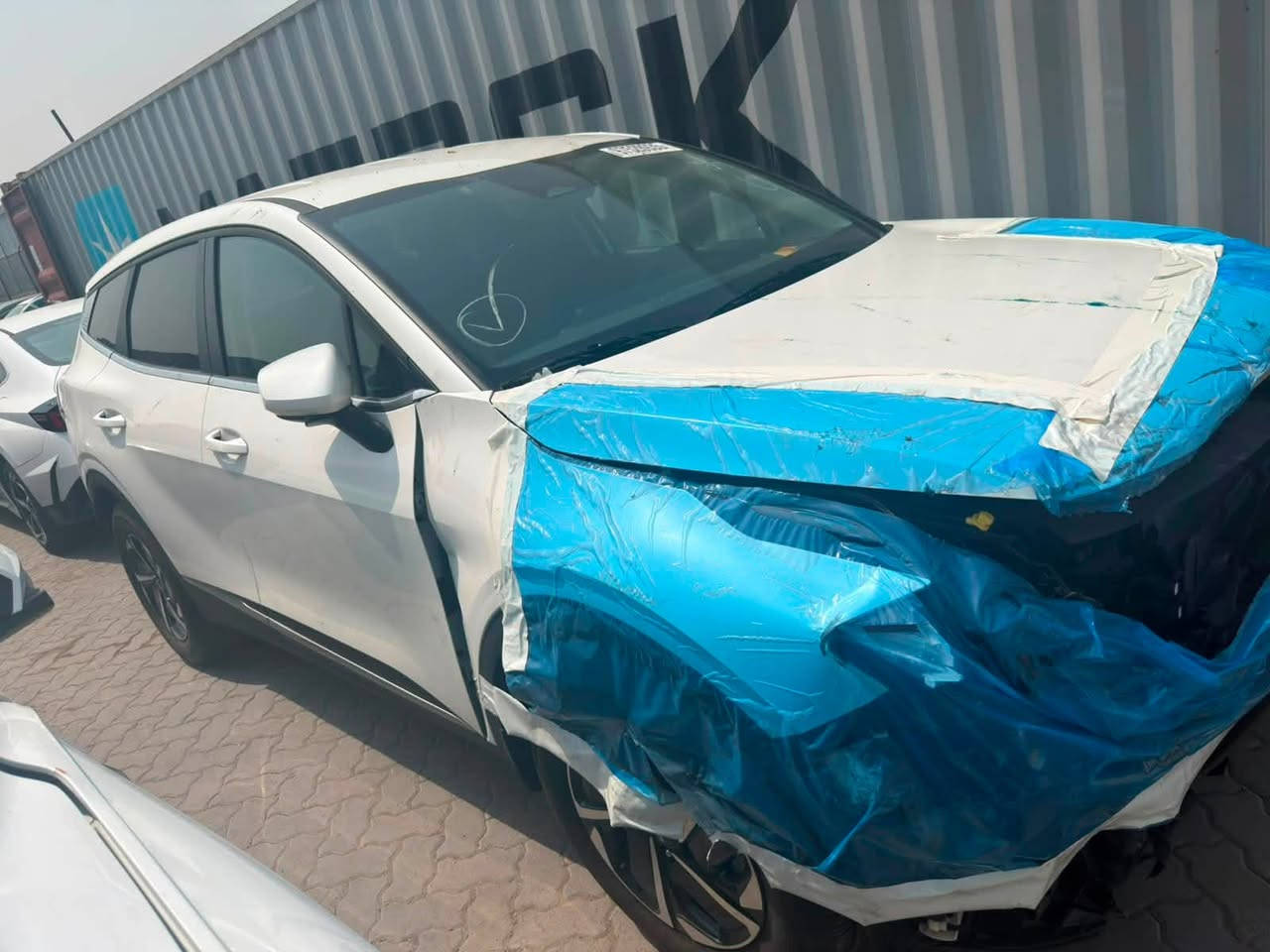 السلام عليكم
سبورتج هايبرد وارد امريكي موديل 24 الحادث كما موضح امامك السياره حالياً بالامارات بدون تصليح تدخل كتاب الشهداء او حره على اربيل 
السياره ماشيه 8الف ميل 
بدون ضرر شاصي او لغد او ايرباك 
السعر بدون تصليح واصل بصره14300 او مصلح 15500$
السعر مرقم اربيل مع التصليح 18400$
***********
