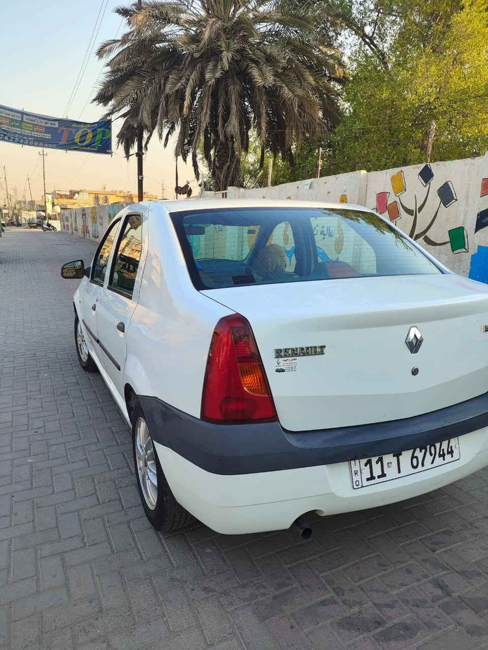 السلام عليكم رينو موديل ١٧ سياره حيل نظيفه بيه صبغ بل باب صدر والجاملغ الخلفي بل داير سياره ماشيه ١٥٠ الف كير مكينه صدر تايرات تبريد كله مكفول السعر ٦٢ وبيه مجال مكان السياره بغداد الحريه ***********
