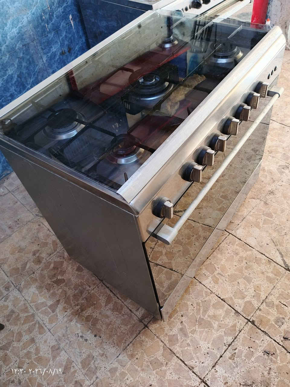 طباخ للبيع نوع إيطالي كله شغال مابي اي نقص مثل الصوره واحلى بعدمكان نجف حي االغري ***********
