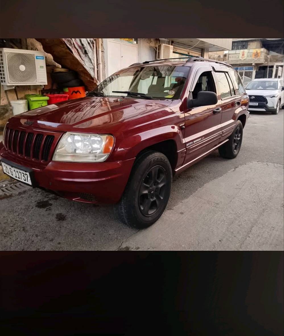 جيب شيروكي ليمتد ثمانيه سلندر v8  سياره نظيفه الاصفاح موس هيج لزمه ايد ما بيها السياره سليمانيه  وصاحب السياره السنويه بسمه بسماوه  السياره تبريد يوصل للجنطه  الداخل جلد اسود زلغ مابي والسياره معروضه ٦٥