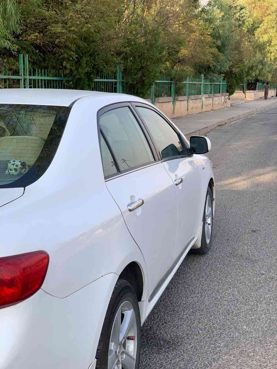 کرۆلای مۆدێل 2009 مواسەفات XLI سەیارەکە تابڵێی شتیکی جوانەو ناوازەیە هەیکەلی جوانە خەلیجیە جام کارەبایە پێشو دوای کەپسە بەس دوو دەرگای بۆیاخە کارتی بەنزینی لەگەڵایە گێڕو مەکینەی بەشەرتە بێ تەقەو ڕەقەیە شتێکی زۆر ناوازەیە مەکینە گەورەیە سعرەکەشی 110مەجالی تێدایە 
ڕەقەم *********** دخان, السليمانية
