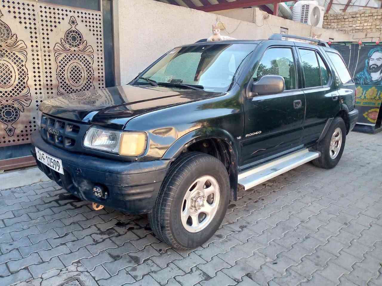 السلام عليكم ازوزه موديل ٢٠٠٠ محرك وكير بلادي حداديه تخم تاير جديد رقم كربلاء تحويل مباشر السعر ٥٠ وبيه مجال ***********
