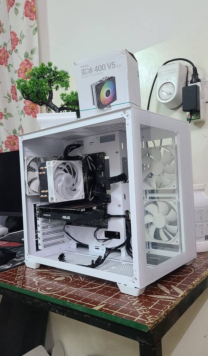 السلام عليكم 🤍
وصلت التجميعة القنبلة 🔥🍓💯

I5 10400F 4.3GHZ ⚡️ New
6Cores / 12Thread

Cooler White Mass 120ML RGB New
مبرد أبيض 🤍

M.B B460M MSI A-Pro New
بورد B ممتاز ♥️

RAM 16GB DDR4 2666MHZ (8×2) Like New

GPU : GTX 1060 6GB PNY 2FANS Like New
كرت نفيديا أدائه كلش حلوو ✨️♥️💯

Storage : SSD 240GB New 
+HDD 320GB WD Blue New

PSU 550W FSP HV Pro New
بور ممتاز براند راقي 🔥
CASE FSP White CMT 380 + 3FAN New
كيس أبيض حلوو تهويته زينة راقي جدآ 🤍
ويسع بوردات ATX

التجميعة تحوي ضمان حقيقي على جميع القطع 🌹

شد وتثبيت ويندوز والعاب بالكامل 💯

السعر : 540 ألف ثابت ويا GTX 1060 6GB

ب500 ألف ويا GTX 1050 TI

شتنتظر تجميعة حلوة لا تفوتك 😁🤍

نجي للقطع : 
Cooler Deepcool AG400 A-RGB New
مبرد غازي من شركة ديب كول الألوان قابلة للتغير و تكدر تختار أي لون تريده ب35 ألف فقط 🌷

رك M.2 NVME الأصلي براند لكسر سرعات عالية يجي تايب سي سعره 20 ألف فقط !

جوستك جديدة G6 رهيبة كلش كير مغناطيسي تشتغل للPC والموبايل والأيفون والبلي 3 والبلي 4 وجهاز النينتيندو سويج والنوت بوك السعر 30 ألف فقط !

مكاني موصل متوفر توصيل لجميع المحافظات ❤️

للتواصل : ***********
