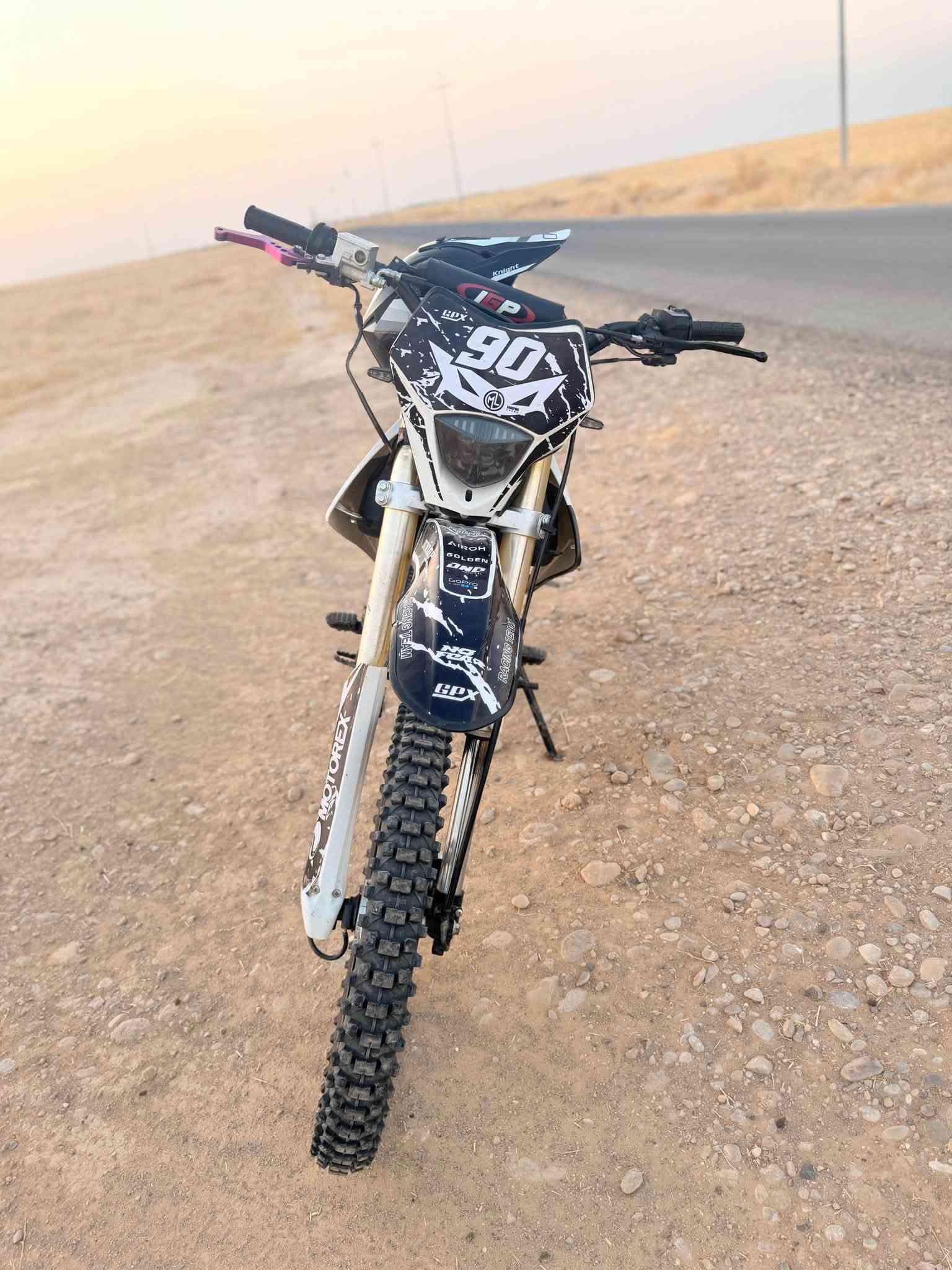 السلام عليكم
دراجه Crx 122 الحجم الكبير👍🏻

موديل 2025🌪️

دراجع من تاير للتاير شرط🌪️

محرك دمعه مامفتوح شرط🌪️

تواير جدد+كابريتر جديده 

ضفيره ادامه من راس للراس 

ستيكرات تخبل👌🏻

انطيك وياه الخوذه هديه👍🏻

السعر اتصل وتدلل عنواني الحاج علي 

***********
