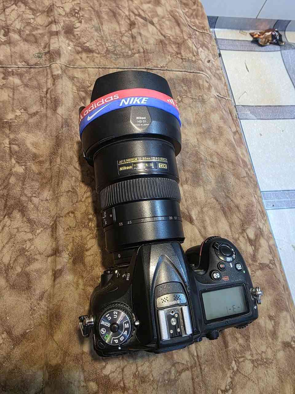 نيكون d7200 مع هاي العدسه بس فلاش مايشتغل الكامره نضيفه شتر 48
