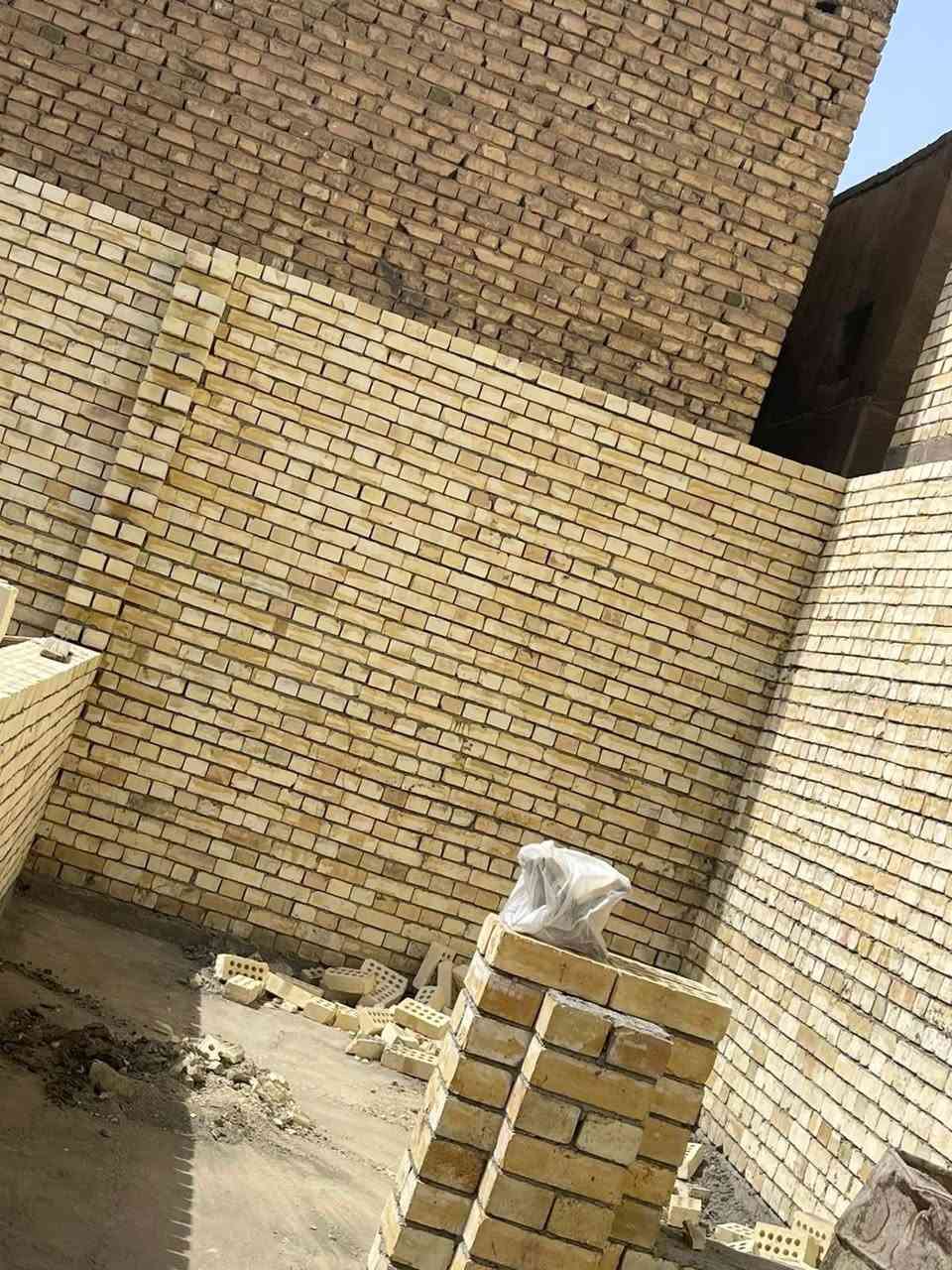 السلام عليكم اني ابو حسين   البنا ارجو ان ينال اعجابكم شغلنة شغل درجه اولى اي مكان في بغداد اشتغل على الدبل ا اوقطعي كادري كامل اني وعمالي وسكلتي وسيارتي يعني ما انتعب ابو البيت اهم شي عدنة رضة الله ثم رضة الزبون  سعار مناسبه ***********متواجد وتساب خلفات ٢
