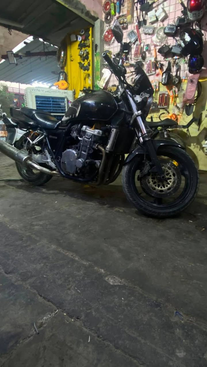 CB1000 للبيع
السعر ( 14 ورقه  وبيها مجال بسيط  ) ✅

المحرك مو مفتوح بلادي 
تحتاج ملف لين ماتشحن ، الدراجة تشتغل بس لازم تشحن الباتري 

أي استفسار بالخاص 🌷

العنوان سامراء
 ***********
