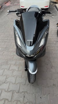 PCX جيل الرابع ياباني ياباني دراجه جديده وحلوه ماشيه  21 محركه 125 للا...