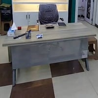 ميز مكتبي • كرسي مكتبي • رفوف ٢.٣٠×١٢٠