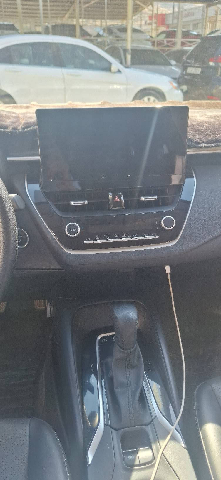 Corolla 2025 hybrid 
***********
بدون دعم صبغ
صيني شكل خليجي
هايبرد 
كير ومكينة شرط
سعر 167 و مجال
مكان دهوك

نص مكتوب في الصور:
- 24-FAST CARS
- FAST CARS