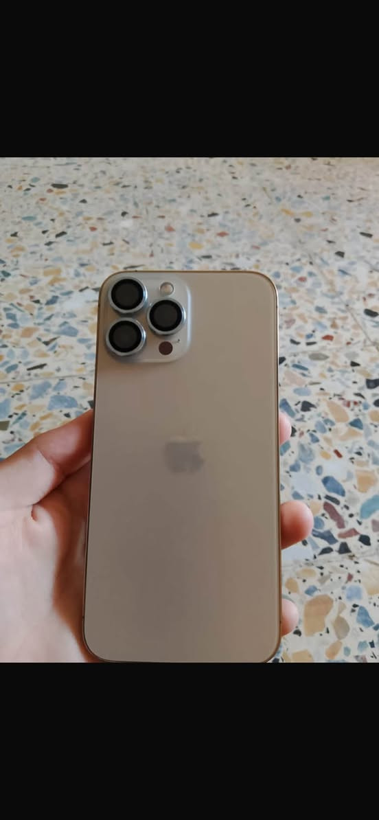 ￼ ‏iPhone 13 ‏هذا سعره￼ 800 بي مجال والتلفون نظيف كل شيء ما بدل به***********

نص مكتوب في الصور:
- أحمد 9:29 ،2026/9/18 م رد
- حول
- الاسم
- < iPhone
- إصدار iOS
- < 27.0
- اسم الطراز
- iPhone 13 Pro Max
- رقم الطراز
- MLLD3B/A
- الرقم التسلسلي
- CD4HXMQHPH
- الأغاني
- .
- الفيديوهات
- ١٠٨
- الصور
- ٨٥
- التطبيقات
- ۲۹
- السعة
- ٢٥٦ غ.ب.
- متوفرة
- ٢٠١,٨١ غ.ب.
- عنوان Wi-Fi
- DC:53:92:DF:BA:7F
- Bluetooth
- DC:53:92:EC:3D:99
- 9:27
- حالة البطارية والشحن
- كما هو الحال مع البطاريات القابلة لإعادة الشحن، بطارية الهاتف قابلة للاستهلاك وتصبح أقل فاعلية مع الوقت. معرفة المزيد...
- الحد الأقصى للقدرة
- ٨٨٪
- هذا قياس لقدرة البطارية مقارنة بقدرتها عندما كانت جديدة. قد تتسبب القدرة المنخفضة بتقليل ساعات الاستخدام بين عملية الشحن والأخرى.
- أقصى قدرة للأداء
- ستساعد الأنظمة المضمنة في النظام والمكونات في تخفيف آثار الأداء التي قد تلاحظها أثناء التقدم الكيميائي في عمر بطارية iPhone.
- شحن البطارية المحسن
- للحد من استنزاف عمر البطارية، يتعلم الـ iPhone من عادات الشحن اليومية، بحيث ينتظر ولا يتجاوز ٨٠٪ حتى يحين موعد حاجتك إلى استخدامه.