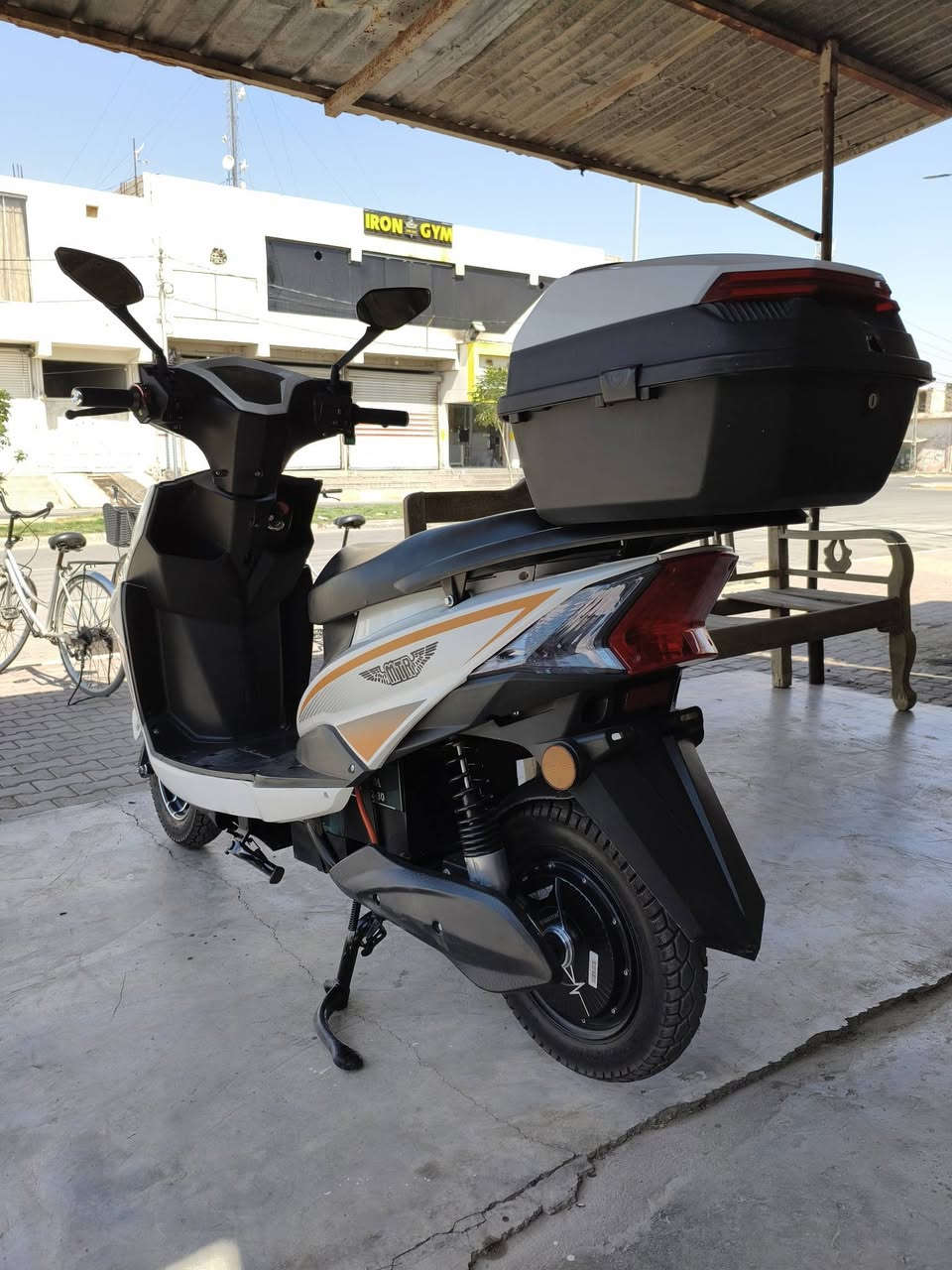 ماطور شحن 2025 جديد
سكنس MTR
6 بطاريات كله جديد 
تشغيل عن بعد 
تشغيل كارت 
بلوتوث 
بريكات هيدروليك امامي خلفي 
تايرات اثنين جديد 
نضام بارك 
نضام R
تدبل هورن
سعر 650بي مجال 
 ديالى جلولاء 
***********
