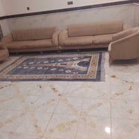 للبيع قنفات ٨ مقاعد نضيفات ب١٢٥ وبيهن مجال رقم الهاتف /07719415409