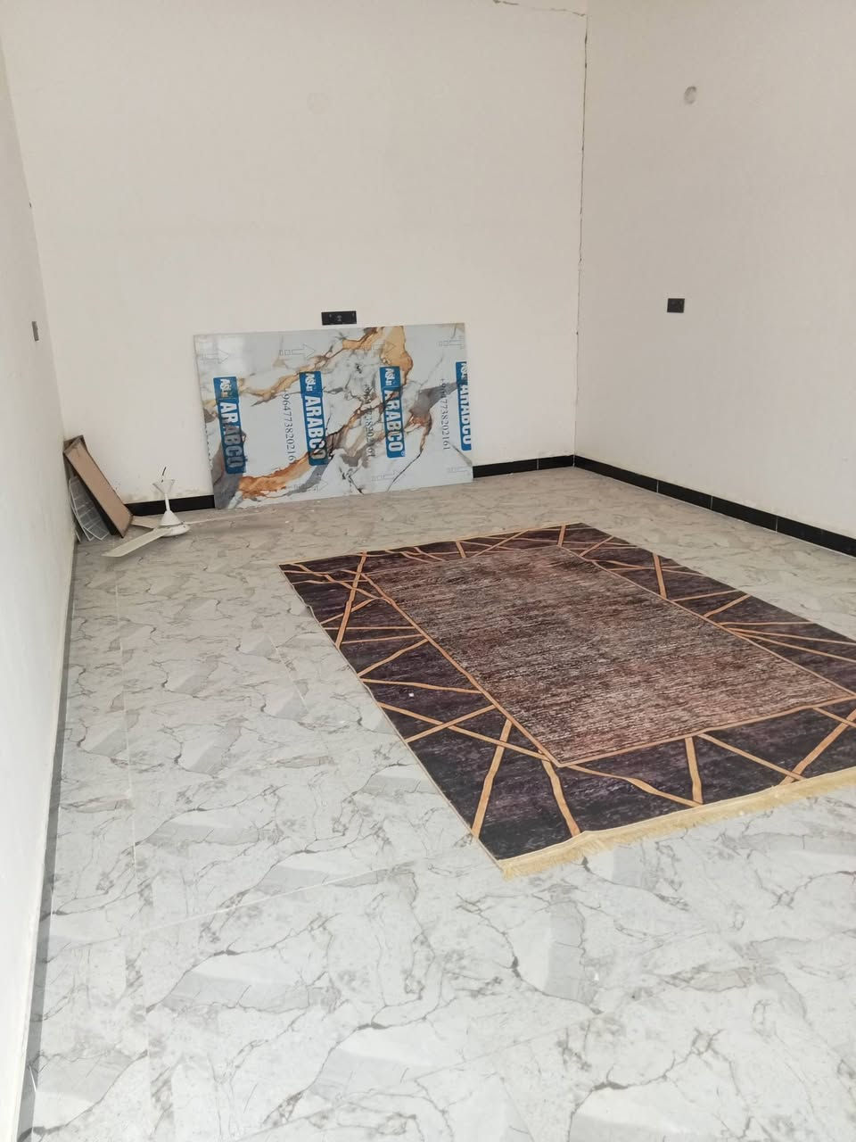 سلام عليكم بيت للبيع زراعي مساحه 200 متر بنيان جديد سنت 23 بنيانه شارع سفينه وراء جامع جعفر الصادق سعره 130 رقمي وتساب ***********
