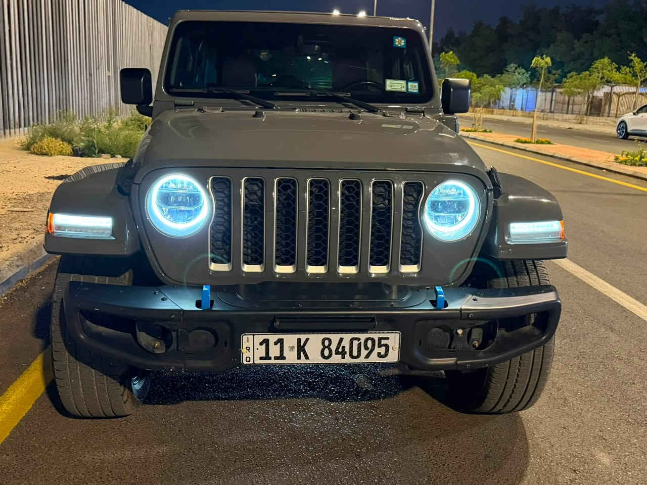 جيب رانگلر سحارى 4xe مديل 23  ثلاثة انظمة هايبرد وشحن بلگن وبانزين  2000T اعلى مواصفات كلين حادث حدادية فقط رقم بغداد بأسمي مكانهة بغداد الحرية 
السعر 240$
*********** 
اخوان فقط الجاد يتصل بدون مراوس فقط بيع بدون مراوس
