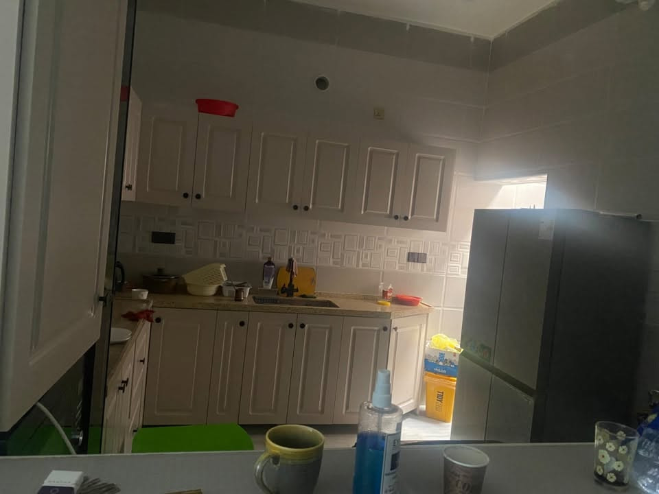 مشتمل للبيع ب مخابرات مساحته ١٠٠ طولاني
البيت طابق وبيتونه بناء فوول صارله ٣ اشهر 
البيت ب اسمي تحويل مباشر . 
البيت ع شارع 15 مقابل القسم البلدي الجديد . 
السعر 105 وبي مجال بسيط . 
***********
رقم العقار 11015 .
