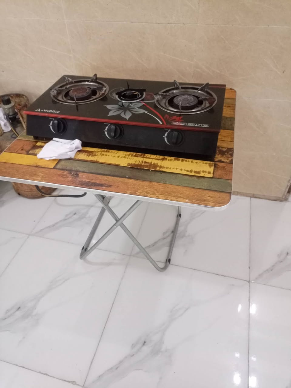 سنك ورجلين مالته ب 25 الف 
طباخ شغال شرط الفحص ب 30 الف 
غساله 250 الف شرط الفحص مال 
بغداد أبي غريب 
***********
