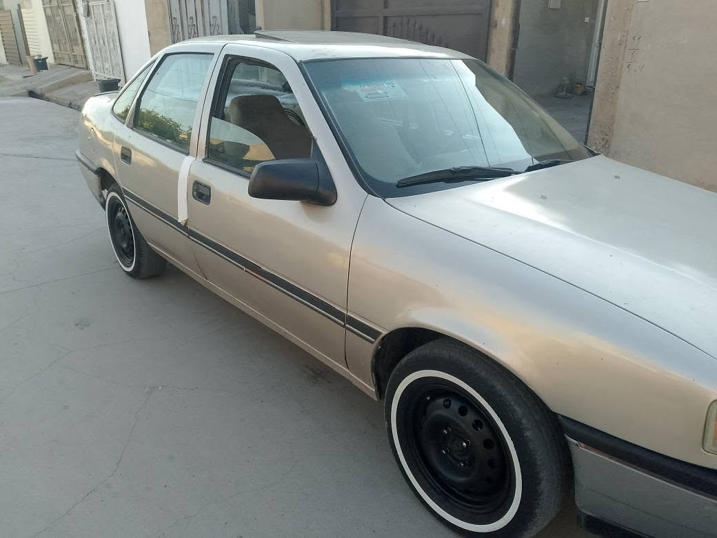 اوبل فكترا محرك 20 كير عادي موديل92 موصفات ABS قفل مركزي سقف سلايت رقم كركوك سنويه عاج  كول على بلاد سيار فقط كلير عام الجمليه بدون خياس فقط سعر 24 بي مجال بصيط  شرط تحويل غرامه رقم موبايل *********** كركوك, العراق
