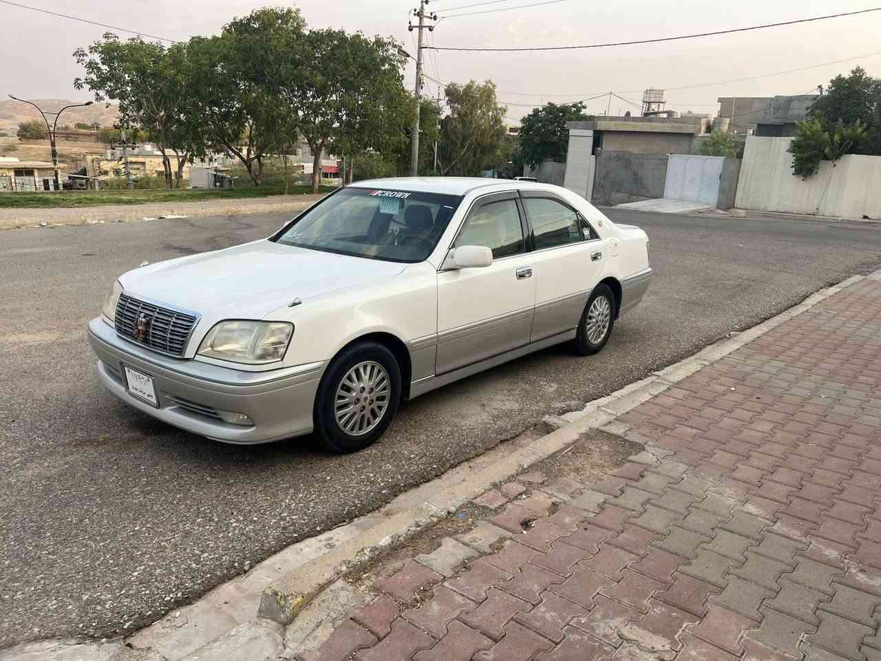 موس  2000
دیفۆر گەورە 175
2دووگمه  
150هه زار ڕۆشتوە  
سه یارە ی مه عره ز نیە  
کۆدی هه یه 
ده شپول نە جە ف ڕه قه م یه ک جوانە
بێ بۆیاخە  
ڕۆنی مه کینە گۆڕاوە هایدرۆلی گۆڕاوە
بۆمه سه ره ف مه گە ڕێ  
به دوای چاڵوو قوپاوی مه گە ڕێ  
گۆڕینە وە ش ده کە م به ئاڤانتی کۆد کراو 
سعری  46گڵاو مه جالی تیایه
شوێن باوە نور 
***********
