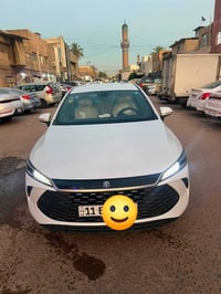 چن بلاص 2025 اللون ابيض والداخل جلد ابيض  مرقم بغداد  ماشيه 8800 كيلو ...