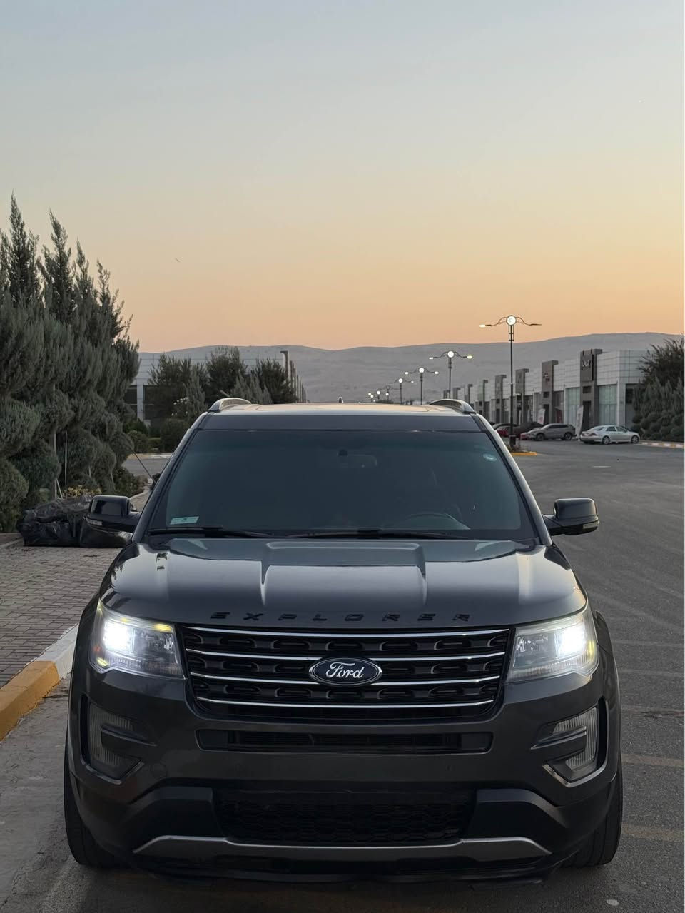 Ford exploler XLT full 
فۆرد ئێکسپلۆر xltفوول مواصفات

پانۆرامە/٣شاشە /شاشە گەورە/کوشن جڵد/کوشن سارد و گەرم/کوشن خەزن/سنوق شەفت/بەصمە/حاسە/دەبڵ ئەکسل/لایت ئۆتۆ/فڵچە ئۆتۆ/سەماعە سینک/زۆر مواصەفاتی تر

سەیارەکە ٣ پارچەی بۆیاخە قرچێکی بچووکی هەیە هەموو گیانی بشەرت گێر مەکینە پێش و دوا هەموو لە یەک دیناری کەم نیە
مەکینە و گێری نەکراوەتەوە

نرخ ١٤٥$مجال
***********
*********** السليمانية, العراق
