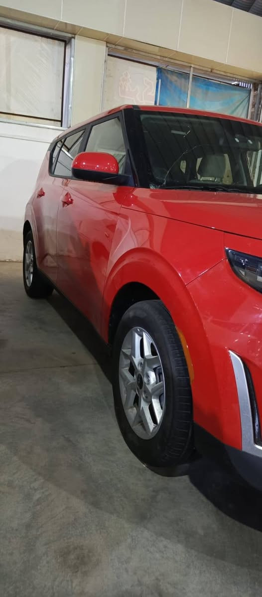 كيا صول 25 ماشيه 1400 فقط بدون ارباك بدون شاصي على غاز الشركة بيهه تبديل فقط سياره جديدة حلة شركة الرنا ***********
