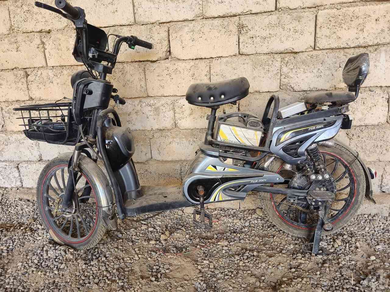 السلام عليكم للبيع ماطور شحن فحم ايعوزو ملف كهربائيات شغاله تواير جوبلس جدد و
الاخر ابيعك غراض الاستفسار عل رقم ***********
***********

