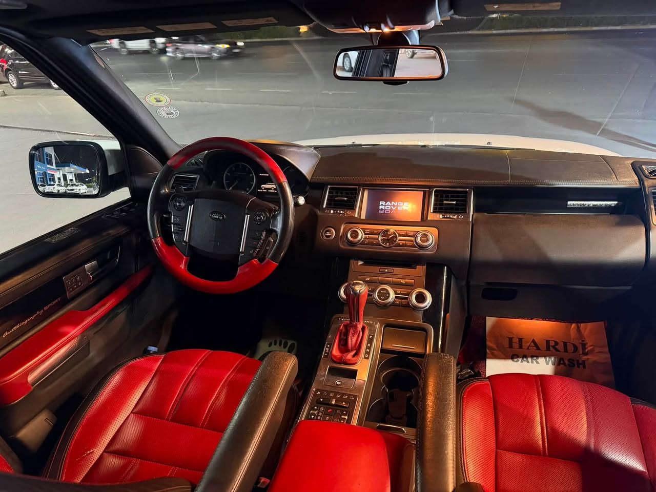 👑 للبيع أو مراوس (بدون فرق)
رانج روفر أوتوبيوغرافي سوبرتشارجد 2013
(Range Rover Autobiography Supercharged)

السيارة بحالة الشركة (جديدة جداً) - خليجي وكالة سردار 

السعر 150ورقه 

🔹 حالة البدن والميكانيك:
 البودي: مكفول بالكامل (بدون صبغ / بدون بارد / بدون تبديل قطعة).
 المحرك والكير: بلادي وعلى الشرط.
 السيارة جاهزة: عليها إدامة كاملة، بدون أي نقص، وتبريد ثلج.
🔹 أبرز المواصفات:
 📺 الترفيه: شاشات خلفية + شفتات ستيرن.
 📷 الأمان: 5 كاميرات + حساسات أمامي وخلفي.
 🔑 النظام: 5 بصمات.
 🛋️ الداخلية: جلد لونين + كشنات خزن 3 وضعيات.
 💡 الإضاءة: عدسات متحركة.
 🎈 التعليق: نظام جكات (هيدروليك) يعمل بكفاءة.
 ❄️ التكييف: قطعتين تبريد ممتاز.
 🚗 إضافات أخرى: فتحة سقف / صندوق كهرباء / مري قلاب / تخم تاير جديد.
📄 التفاصيل والملكية:
 الرقم: أربيل (بإسمي - التحويل ثاني يوم).
 العنوان: بغداد - حي الجامعة.
 رقم التواصل: 📞 ***********
(بالعافية على صاحب النصيب)
