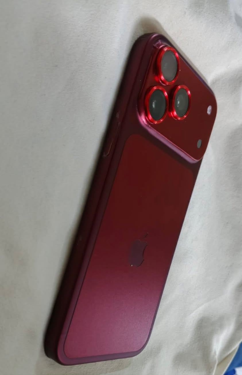 للبيع iPhone 17 Pro Max

 او 📱مراوسة: ب iPhone 18 Pro Max

eSIM شريحة الكترونية
اللون: برتقالي + ملزك PPF برغندي لون الايفون 18
الحالة: مستعمل شهر 1 - نضافه 100%
البطارية: 100% - 27 دورة فقط
الضمان: لحد 2027/8/17
الملحقات: كاملة + كيبل اصلي 🔌

السعر:  1900بي مجال

المكان: بغداد الكريعات + توصيل
رقم: ‭***********‬

وتساب فقط
