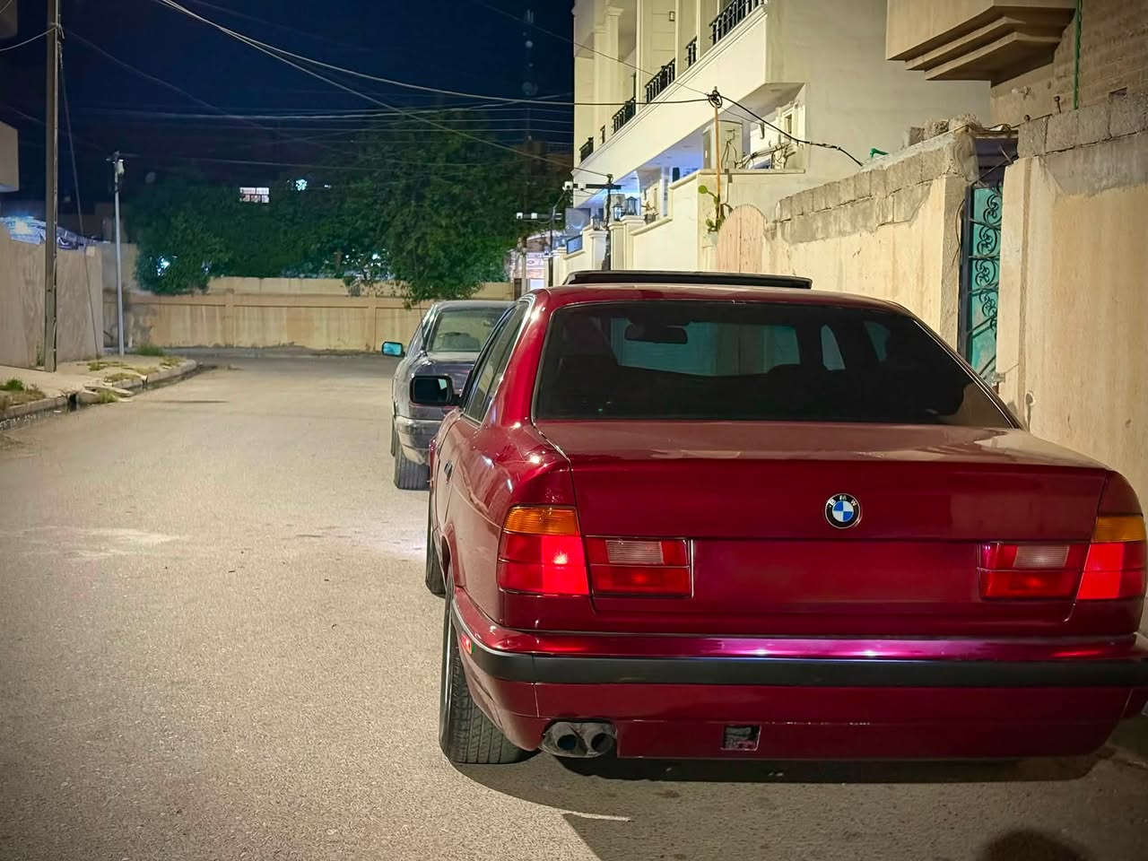 BMW/525i
السلام عليكم خير الكلام ما قل ودل 
مكينه كبس دجتل 
كير توماتيك 
السياره مكفوله 
كير ومكينه بشرط 
داخل اسود صاج 
كشنات كهرب هيتر
السعر 82 $
الرقم ***********
