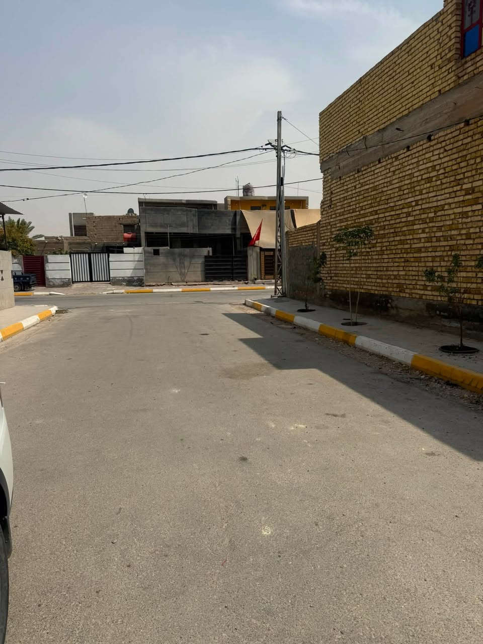 قطعة طابو صرف في حي ( الكرار ) 
امام مدرسة ( الامال ) 
امام ساحة ( خظراء ) 
مساحة ( 150 ) م 
تحويل ( مباشر ) 
خدمات - ماء - كهرباء 
مكان مميز ( للسكن ) 

للاستفسار مراجعة مكتب ( غيدان ) للعقار  
واسط - الزبيدية - مقابيل حي ( الصناعي )  
***********  
*********** محمد سيد غازي
