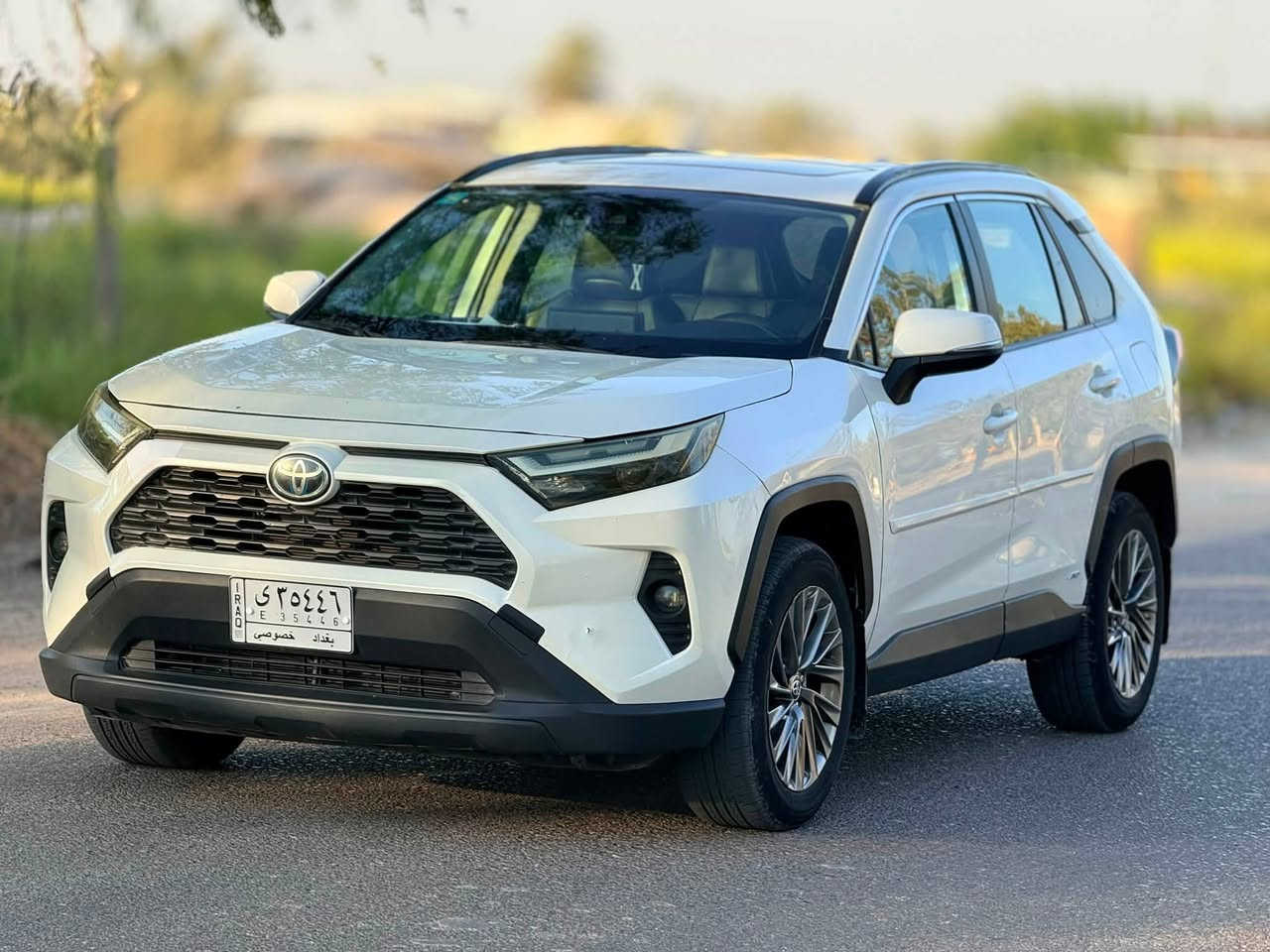 السلام عليكم
2022 TOYOTA RAV4 XLE PREMIUMهايبرد
موصفات السياره
فتحه
كشنات جلد
كشنات تدفئه
تحكمات ستيرن
وبعد بيها موصفات
سياره مرقمه بغداد
الحادث
مبدل بنيد والجاملغ نفس اللون والجاملغ الخلفي صبغ
سياره مرقمه وجاهزه 
ماشيه 
50miالف
مكان السياره بابل الحصوه
***********
السعر220 وبيها مجال
