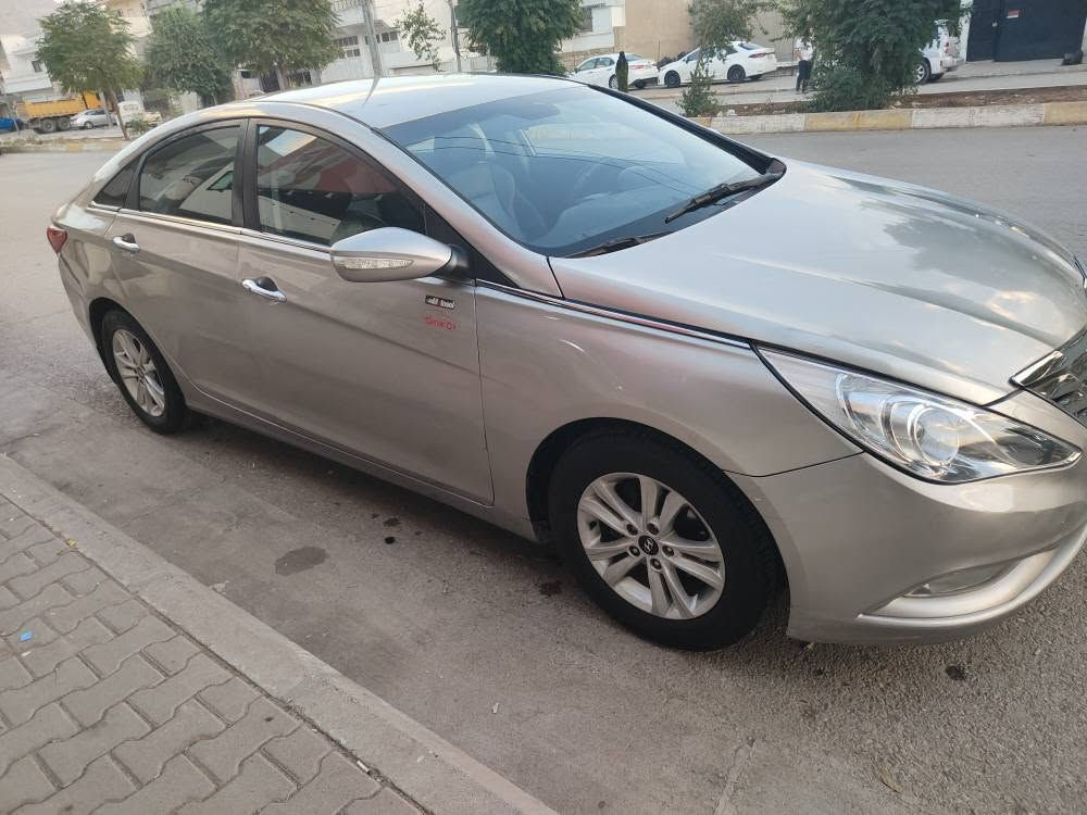 سوناتا ٢٠١٠ • بنزين • كاميرا خلفية