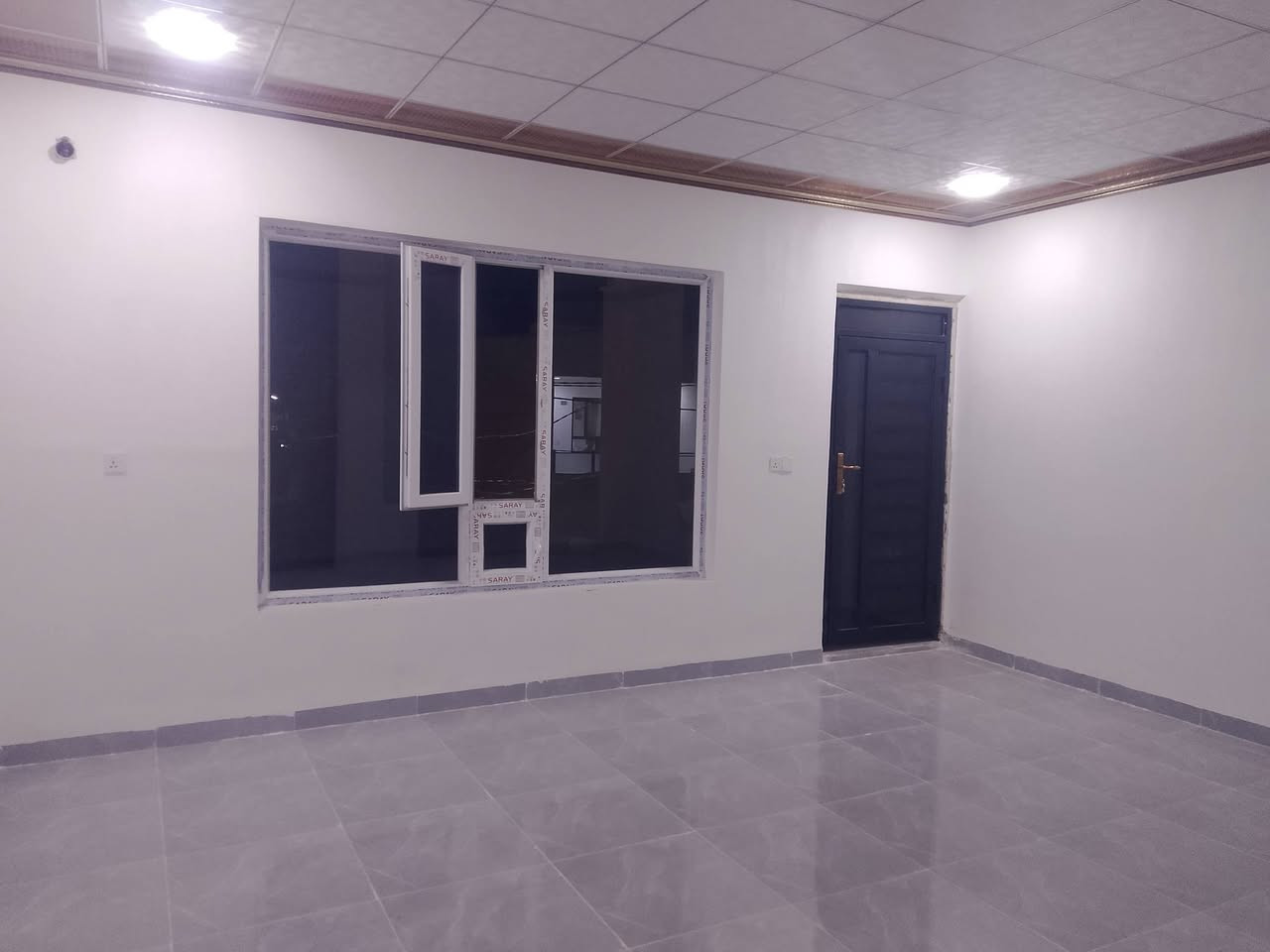 بيت للبيع توله فروش خلف مول مرواري مساحه120متر مربع بناء طابق ونص حديث نوع العقار(طابوزراعي) عدد غرف نوم2
استقبال 
صالة خطار 
مطبخ حمام صحيات كاشي سقف ثانوي السعر65مليون وبي مجال رقم الهاتف***********
