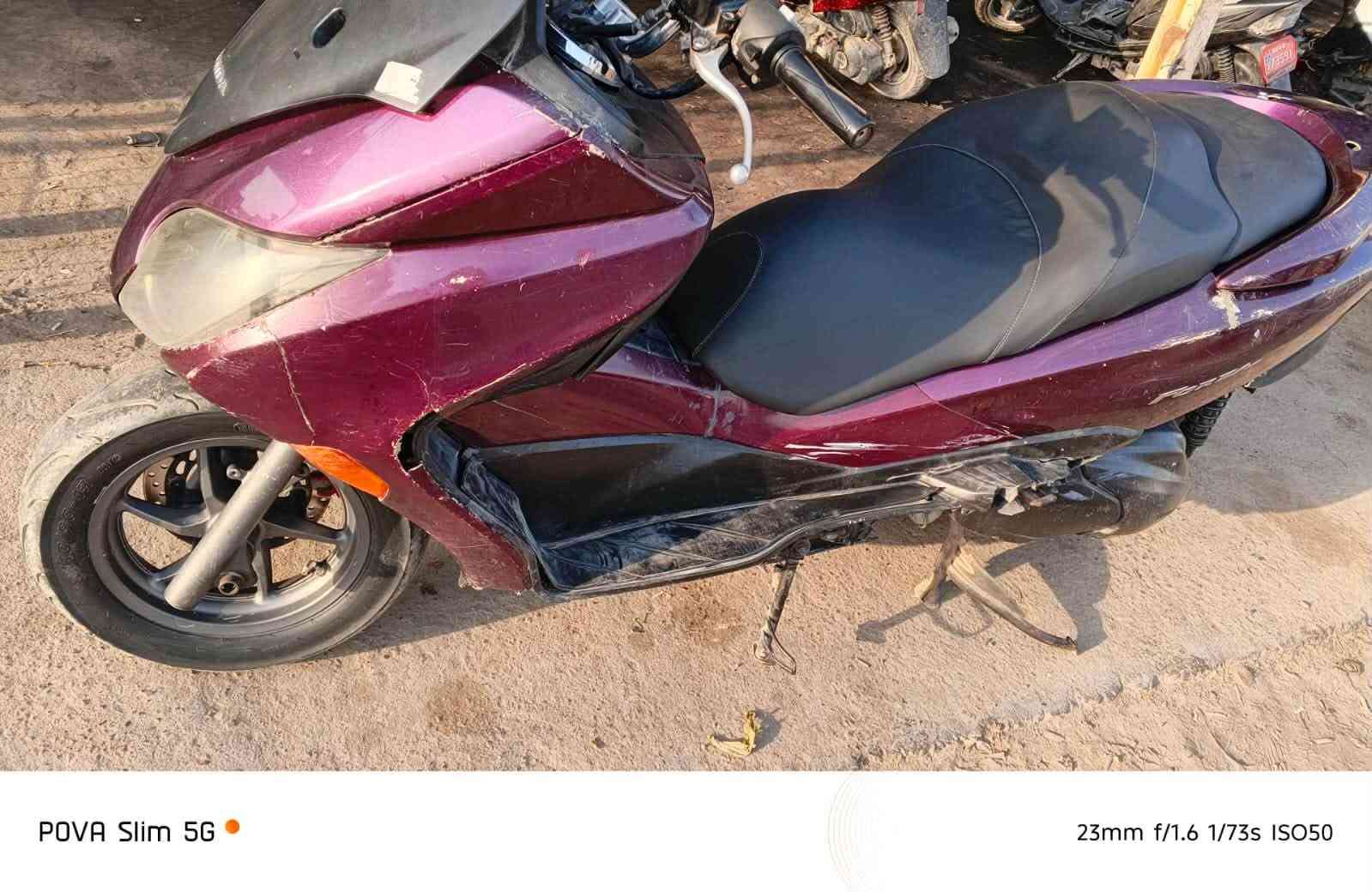 سلام عليكم دراجة للبيع فورزه 010FMكير شغال كهربائيات كلها شغال حماوة ربع ماتصعد نص دراجة نكره سلف / سعر750بيها مجال /البصرة الدير ***********

نص مكتوب في الصور:
- POVA Slim 5G 23mm f/1.6 1/67s ISO114
- POVA Slim 5G 23mm f/1.6 1/50s ISO65
- POVA Slim 5G 23mm f/1.6 1/69s ISO50
- POVA Slim 5G 23mm f/1.6 1/50s ISO51
- POVA Slim 5G 23mm f/1.6 1/73s ISO50