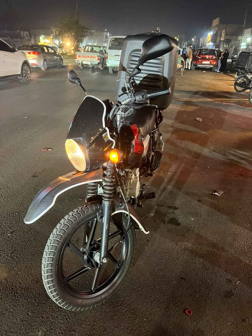 سلام عليكم دراجه بوكسر جبلي مديل 22 رقم انكليزي بأسمي الدراجه اي نقص ما بيه تجفيت اول مره اله قبل اسبوع  جفتته دجفيت كامل بس مو فشك يعني من كور الدراجه تخم تاير دبلات كابريتر ونقصه بس صينيه مال زنجيل سعر 2100 وبيه مجال للطيبين وسلامتكم وهذا رقمي *********** مكاني بغداد
