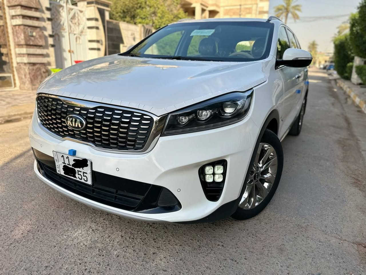 كيا سورنتو خليجي 
رقم بغداد 
موديل 2019
لون ابيض 
٦ سلندر ٧ راكب 

بصمتين: تشغيل وتقفيل 
الباب الخلفي كهرباء 
بردات خلفية اصلية 
كشنات جلد اصلي لونين 
كشنات ٢ كهرباء 
شاشة كبيرة اندرويد 
كامرة دوارة اصلية 
حساس امامي وخلفي 
مري شفط مع القفل 
جي : بي: اس: خرائط طرق 
اريل ابيض طيارة 
كيجات السرعة زئبقية 
شاشة الدشبول الكترونية 
تحكم استيرن فول 
حاكية : ابلوتوث: اوكس 
نظام ايكو درايف 
اضواء ترحيب بليدات 
علامة سورنتو بلدوسة 
تبريد ابيانو لمس 
تبريد ٣ قطع ثلج 
مانع انزلاق وانحدار 
شاشة اعطال بلدشبول 
لد امامي وخلفي 
لايت زنون اصلي 
اشاير بلمري 
يدات نيكل اصلي 
ويل اكروم ١٩

ماشية 45 الالف 
بدون ضربة وتبديل واشخوط 
سيارة جديدة مكفوله من الزلغ 
العنوان بغداد حي الجهاد 
*********** السعر 240 بيهه مجال
