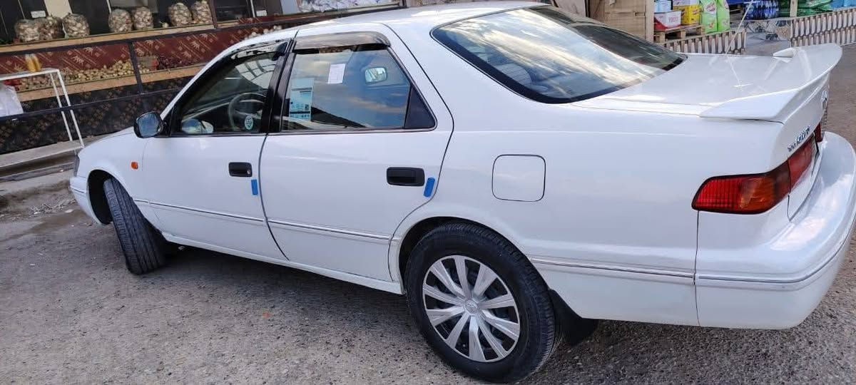 السلام عليكم للبيع تيوتا كامري 2001
مكينة وكير فول
محرك 4 سلندر 2200
تبريد شغال
لون ابيض 
رقم سليمانيه دولي تحويل مباشر 
مكاني صلاح الدين ظلوعيه
***********
