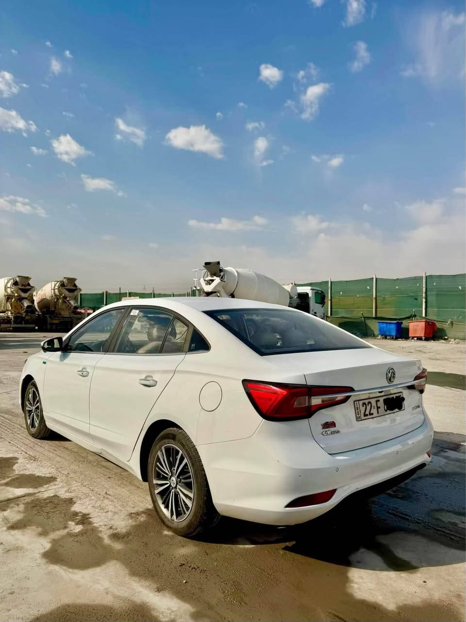 MG 5 luxury 2022
2 جێی گچکەی تحدیلە دۆسەکەشی قۆپەکی پێوەیە بێ سبوغە سەیارەکە فولل فولل ماصفاتە لێکشەریە 
سلایت و بەسمە و برێک ئۆتۆ و ٣٦٠ پلە کامیرا ئاوێنە حەساس و شەفت فولل فوللە گێر و مەکینەی بە شەرتە سەیارەکە 
سحری ٩٨ و مەجالێکی کەم
تحویل و غەرامەی بە شەرتە
***********
*********** أربيل, العراق
