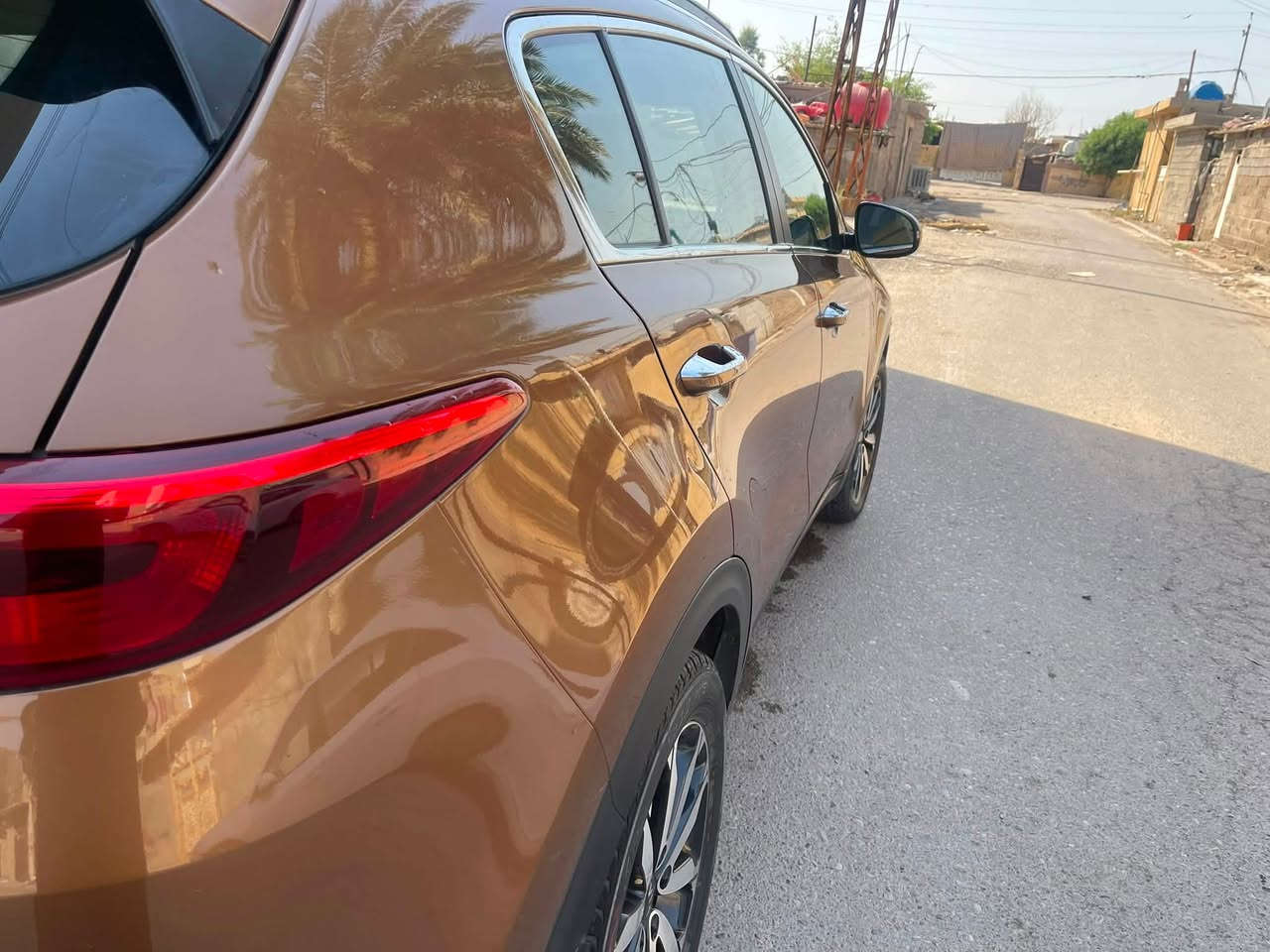 سبورتج موديل 19 وارد امريكي سياره بيها باب صبغ وتعديل خلف السائق و البنيد تعديل وصبغ قطعتين فقط وسياره جديده مال بيت ماشيه خمسين الف فول مواصفات واحد على واحد  بصمه و مري بنراما  توقف ذاتي تحديد مسار اشاره حساسات خلفي امامي شاشه السعر 150 قفل الرقم ***********
