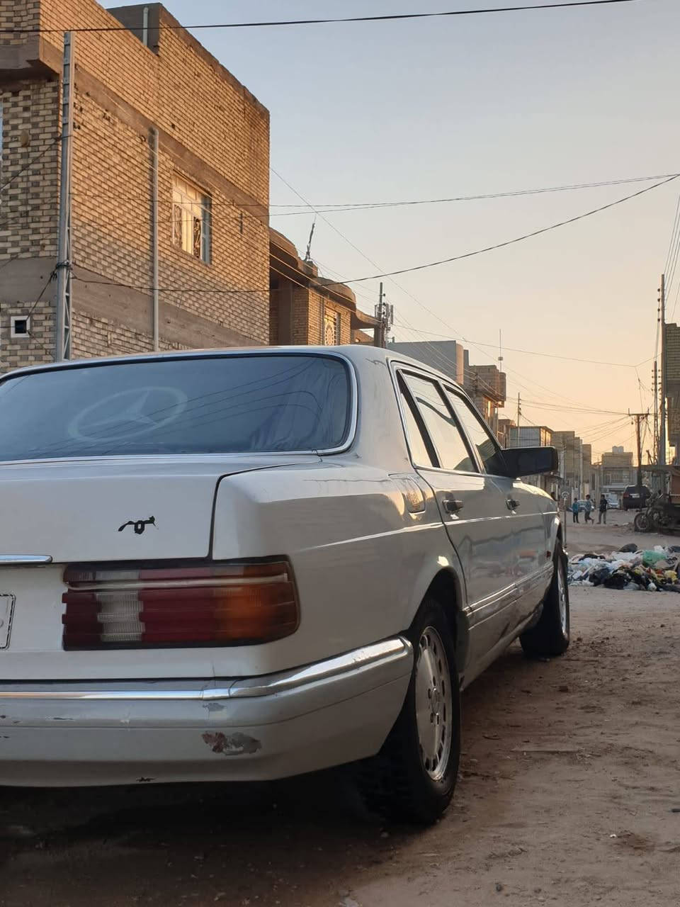سلام عليكم مارسيدس رئاسي باب طويل نقل جثه بيها ارقام انكليزي سياره كير ومحرك بلاد حداديه زينه تخم تاير ستوني شاده سياره ماعايزه بس تبريد كدام عينكم سعره ٤٥ وبيه مجال قليل مكلف بلنشر بس متواجد علفيس رقم صاحبه ***********
