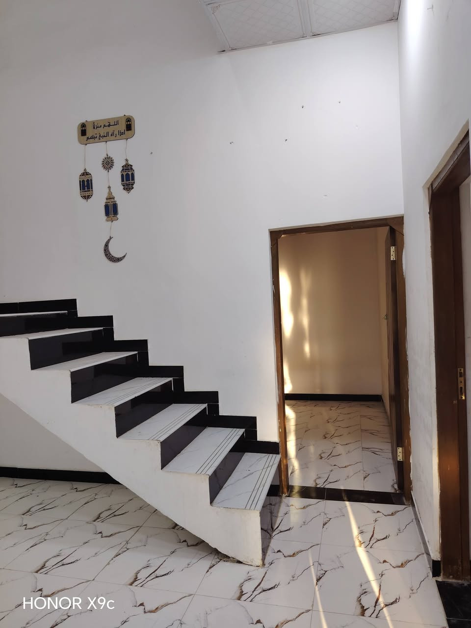 دار للبيع المساحه 100مترمربع🛖
العنوان بصره الجزيره منطقه زين العابدين 🏘
يحتوى علـّۓ 
غرفتين منام، أسقبال،مطبخ،صاله
صحيات داخليه خارجيه مناور
فارغ وجاهز للسكن 🔑
خدمات كامله🌹
السعر 55 وبي مجال للشراء فقط 
نوع العقار ملك صرف زراعي بأسم عراقي
للأستفسار📞
***********☎
***********☎
