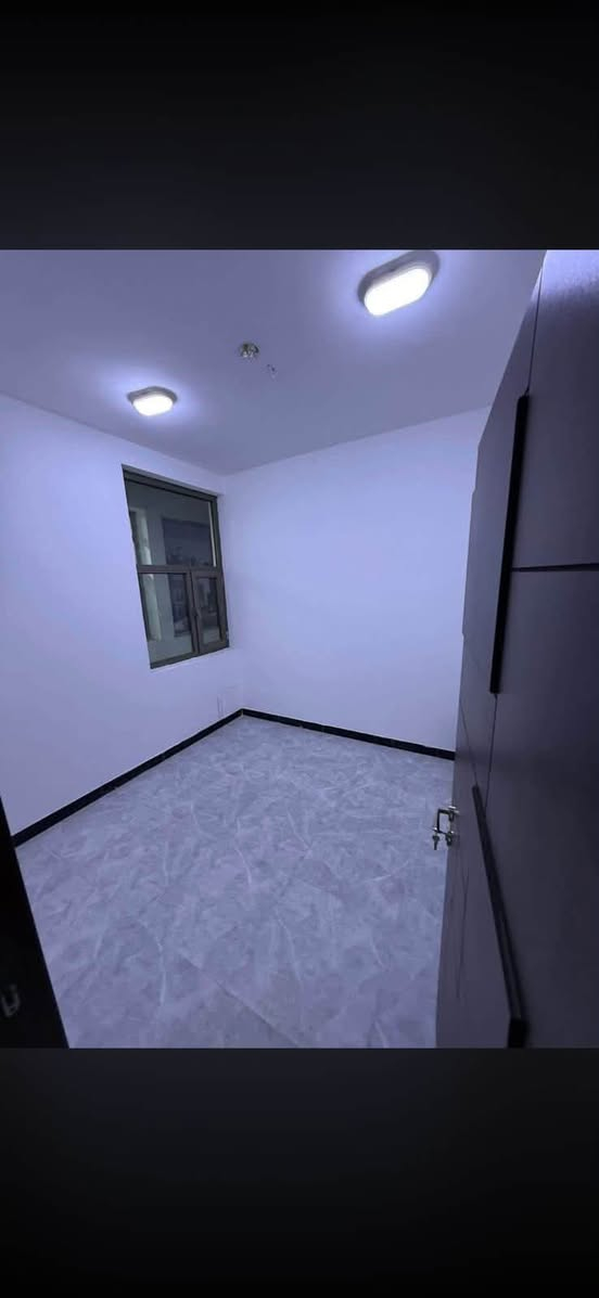 🏡 شقة للإيجار في السيدية – مربع الاقتصاديين ⚜️

فرصة مميزة للسكن بموقع هادئ ومناسب، شقة طابق أول مع نظام مصعد، بتوزيع عملي ومريح:

✨ غرفتا نوم، إحداهما سويت
✨ صالة ومطبخ
✨ خدمات صحية
✨ شاملة جميع الخدمات
✨ موقع مميز في مربع الاقتصاديين – السيدية

💰 الإيجار: 750 ألف دينار شهرياً

📞 للاستفسار والتواصل:
***********
***********

#شركة_العز_العربية #السيدية #شقة_للإيجار #عقارات_بغداد #عقارات_السيدية #للإيجار
