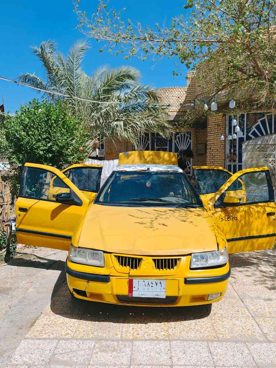 سلام عليكم
سمند 2010 
كير وكينه فرنسي 
حديه حلوه رقم بصره رعيه يمي 
غرفه حلوه تبريد عنزه بس ربط فقط 
مكان سياره ذي قار شطره (ملاحظة سياره عوزه ترتيب ) 
15 وبيه مجال ***********
